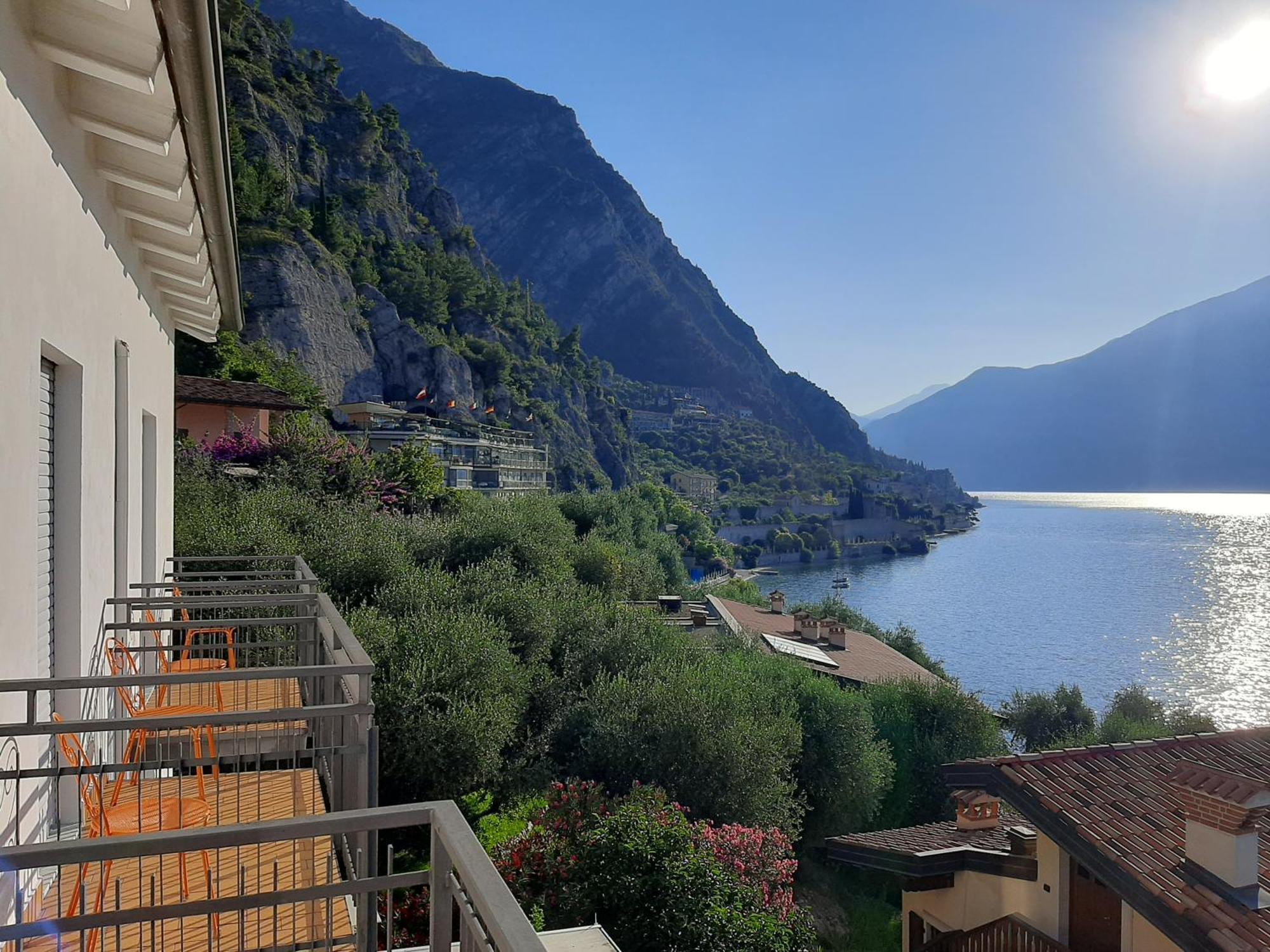 Hotel Augusta Garni Limone sul Garda Exterior foto