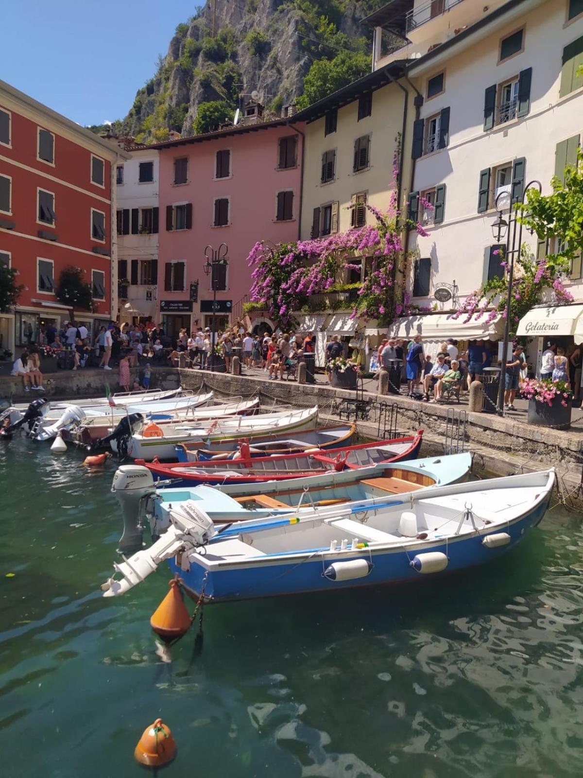 Hotel Augusta Garni Limone sul Garda Exterior foto